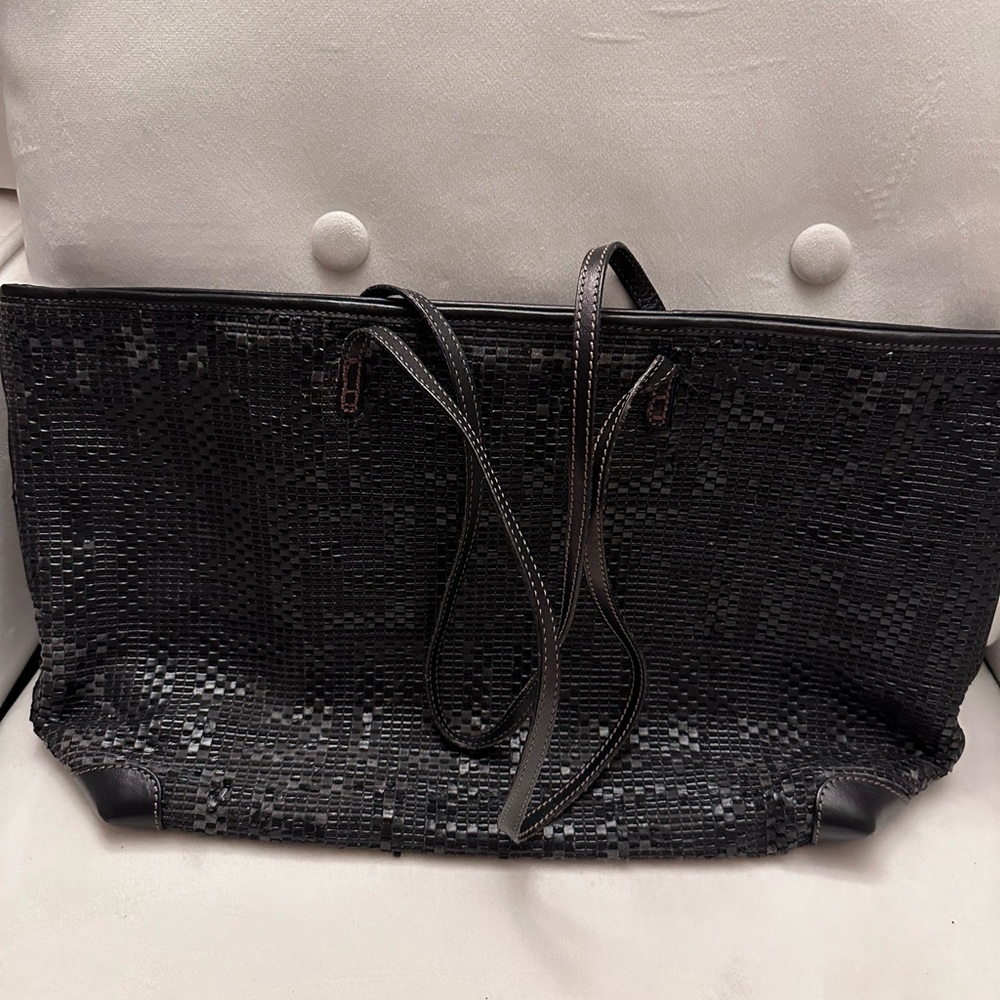 Authentic Fendi Leather Tote bag. Needs restoration!